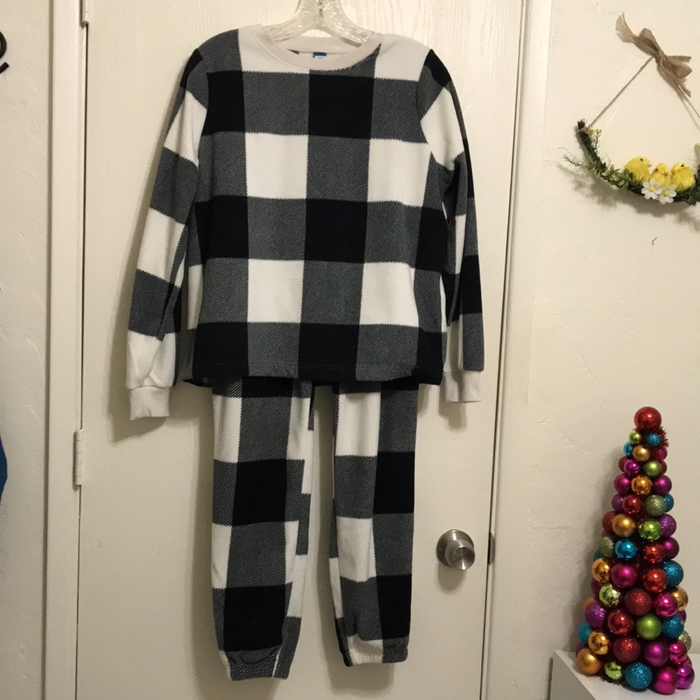 Old Navy Flannel Pajamas Black/White.  Size Small